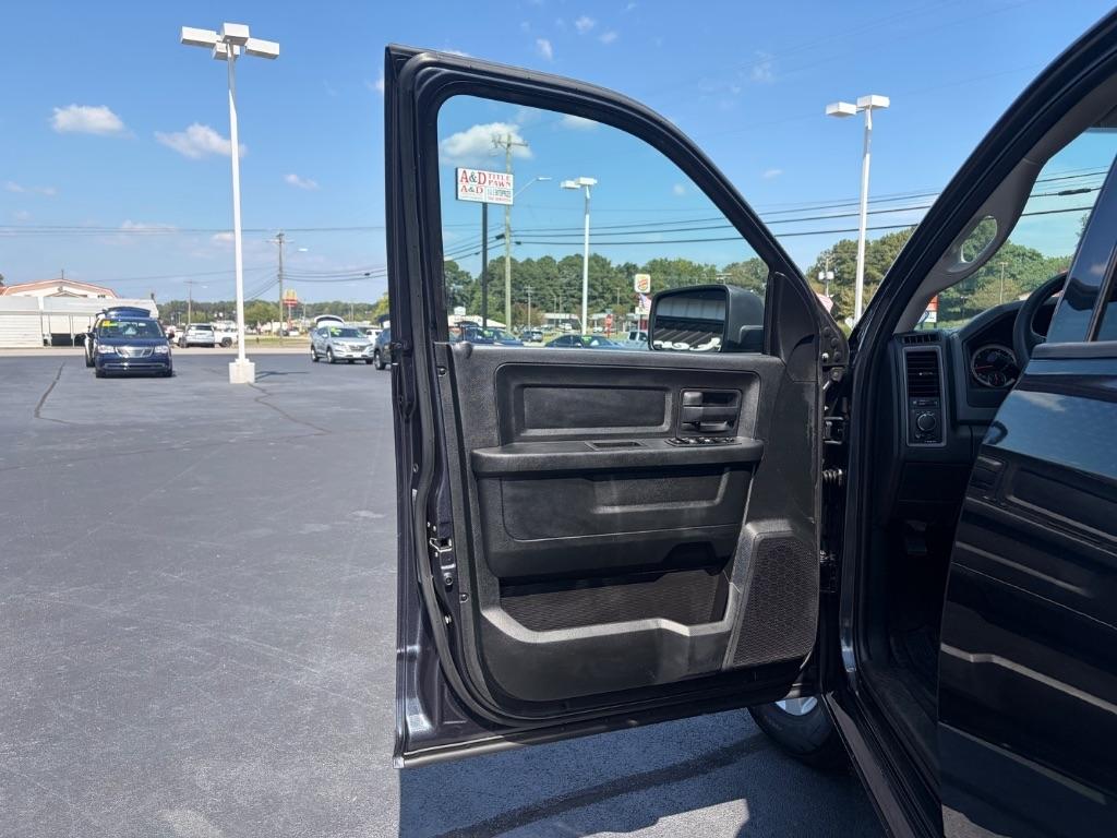 RAM 1500 Tradesman 4x2 Quad Cab 6'4" Box 2018
