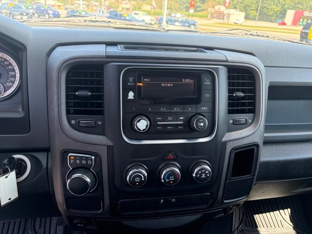 RAM 1500 Tradesman 4x2 Quad Cab 6'4" Box 2018