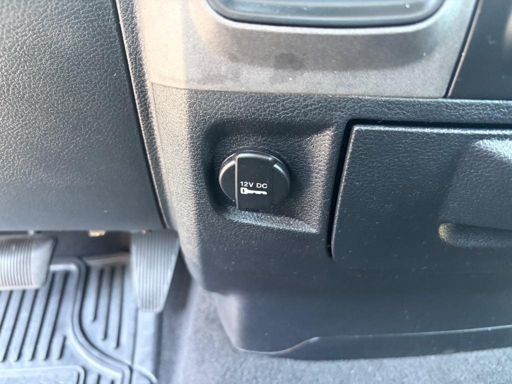 RAM 1500 Tradesman 4x2 Quad Cab 6'4" Box 2018