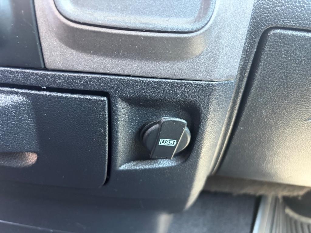 RAM 1500 Tradesman 4x2 Quad Cab 6'4" Box 2018