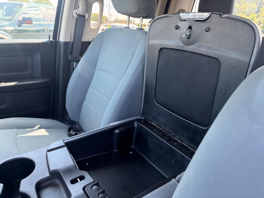 RAM 1500 Tradesman 4x2 Quad Cab 6'4" Box 2018