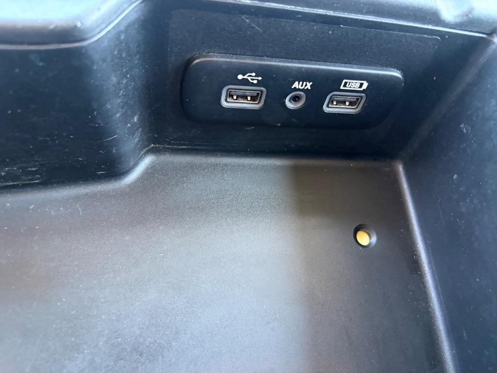 RAM 1500 Tradesman 4x2 Quad Cab 6'4" Box 2018