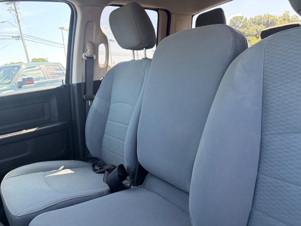 RAM 1500 Tradesman 4x2 Quad Cab 6'4" Box 2018