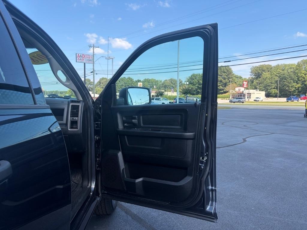 RAM 1500 Tradesman 4x2 Quad Cab 6'4" Box 2018