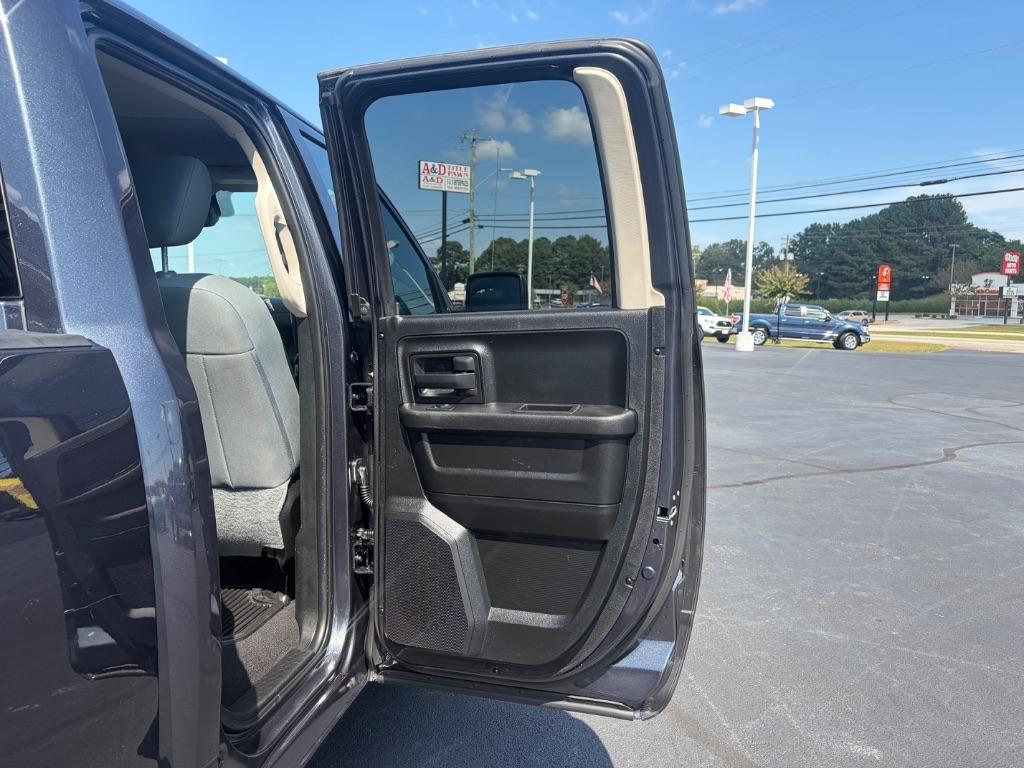 RAM 1500 Tradesman 4x2 Quad Cab 6'4" Box 2018