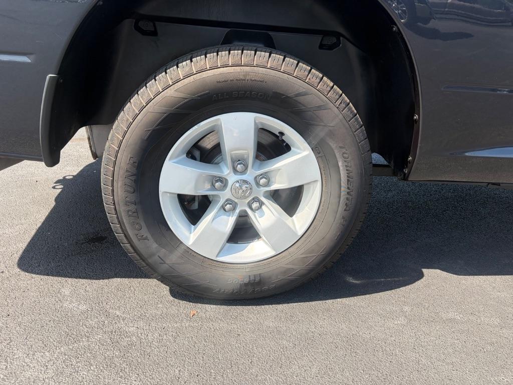 RAM 1500 Tradesman 4x2 Quad Cab 6'4" Box 2018