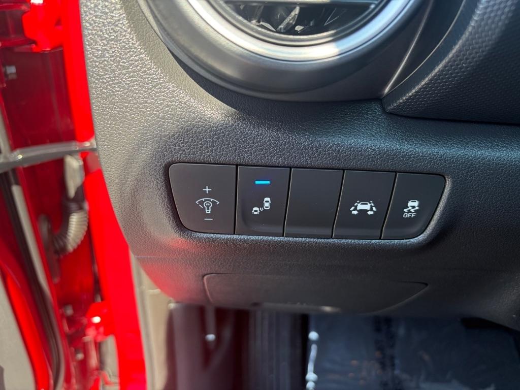 Hyundai Kona SEL Auto AWD 2021