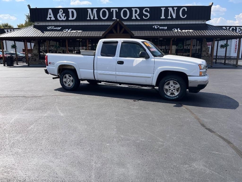Chevrolet Silverado 1500 Ext Cab 143.5" WB 4WD LT1 2006