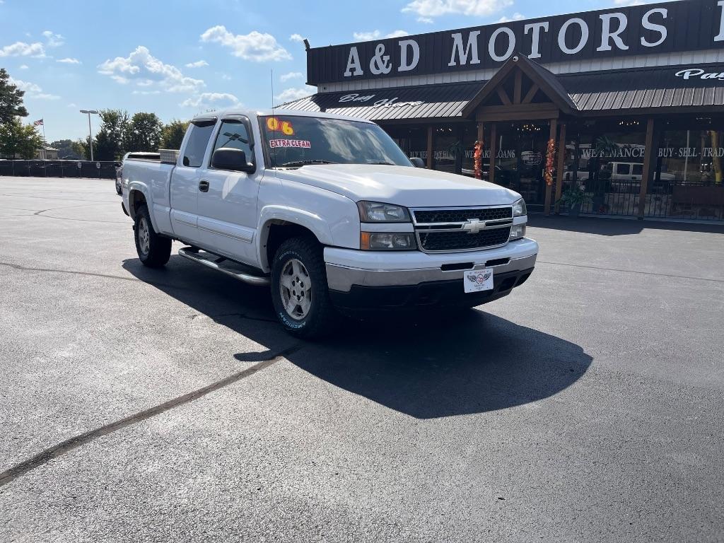 Chevrolet Silverado 1500 Ext Cab 143.5" WB 4WD LT1 2006