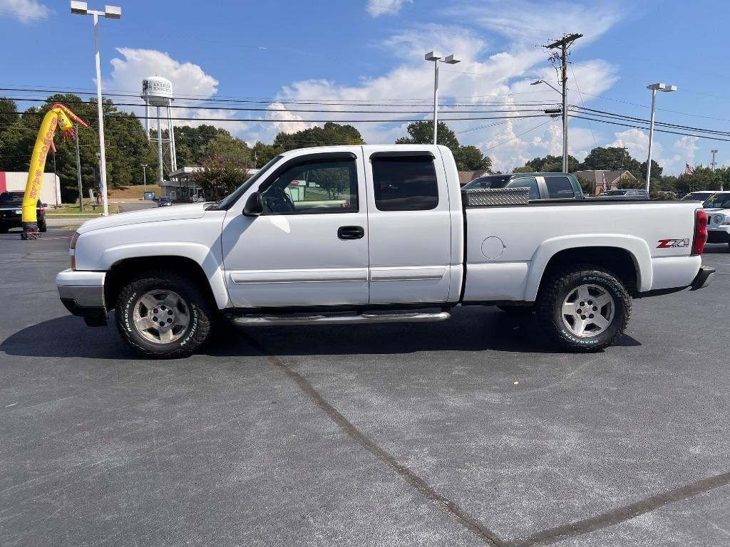 Chevrolet Silverado 1500 Ext Cab 143.5" WB 4WD LT1 2006