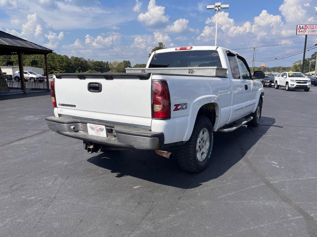 Chevrolet Silverado 1500 Ext Cab 143.5" WB 4WD LT1 2006