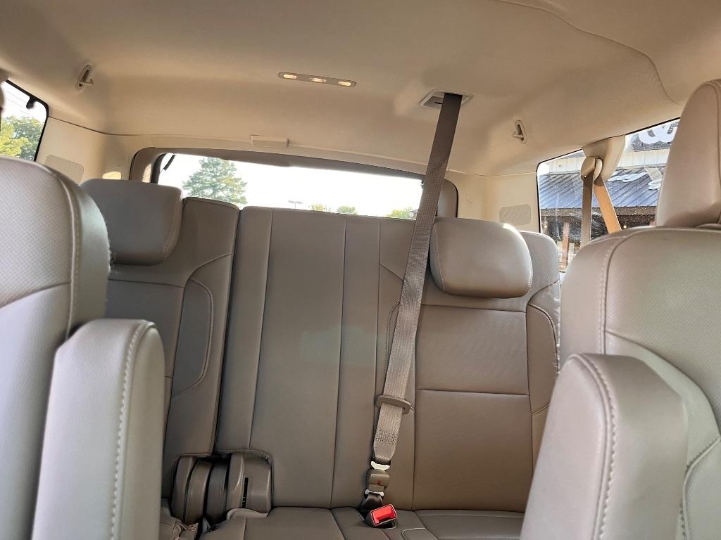 Chevrolet Suburban 2WD 4dr LTZ 2015