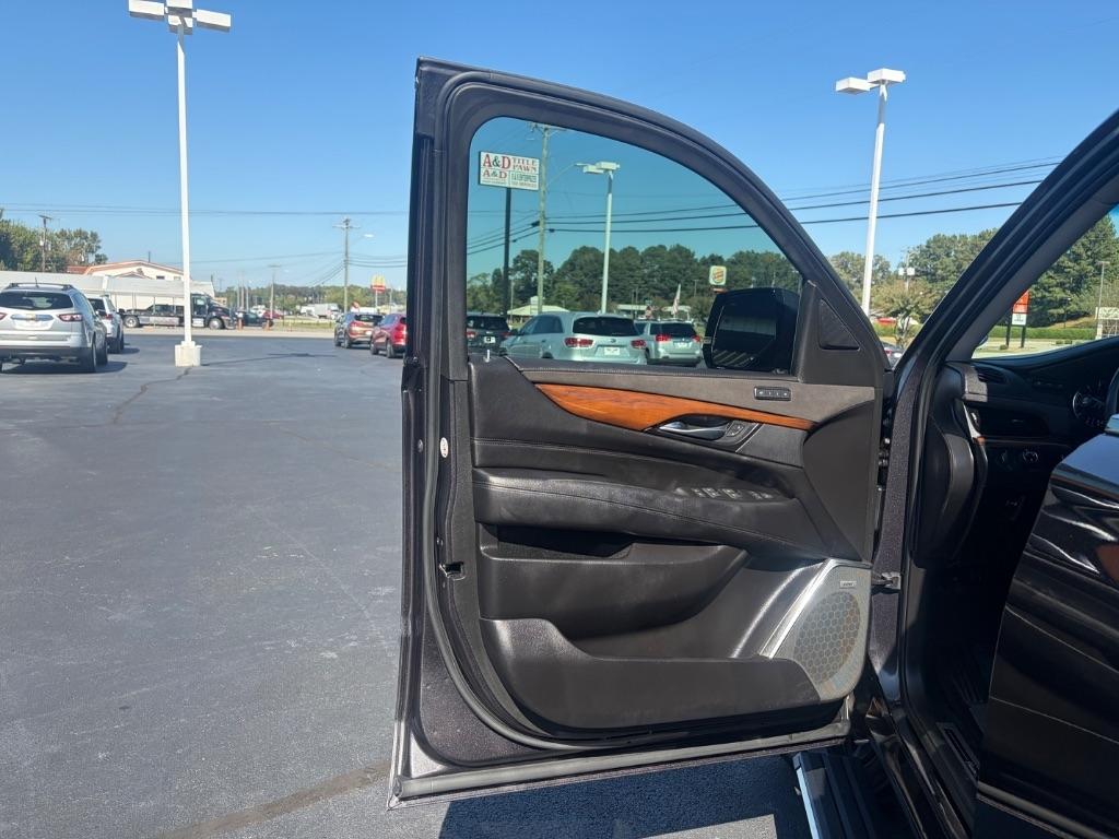 Cadillac Escalade ESV 2WD 4dr Premium Luxury 2018