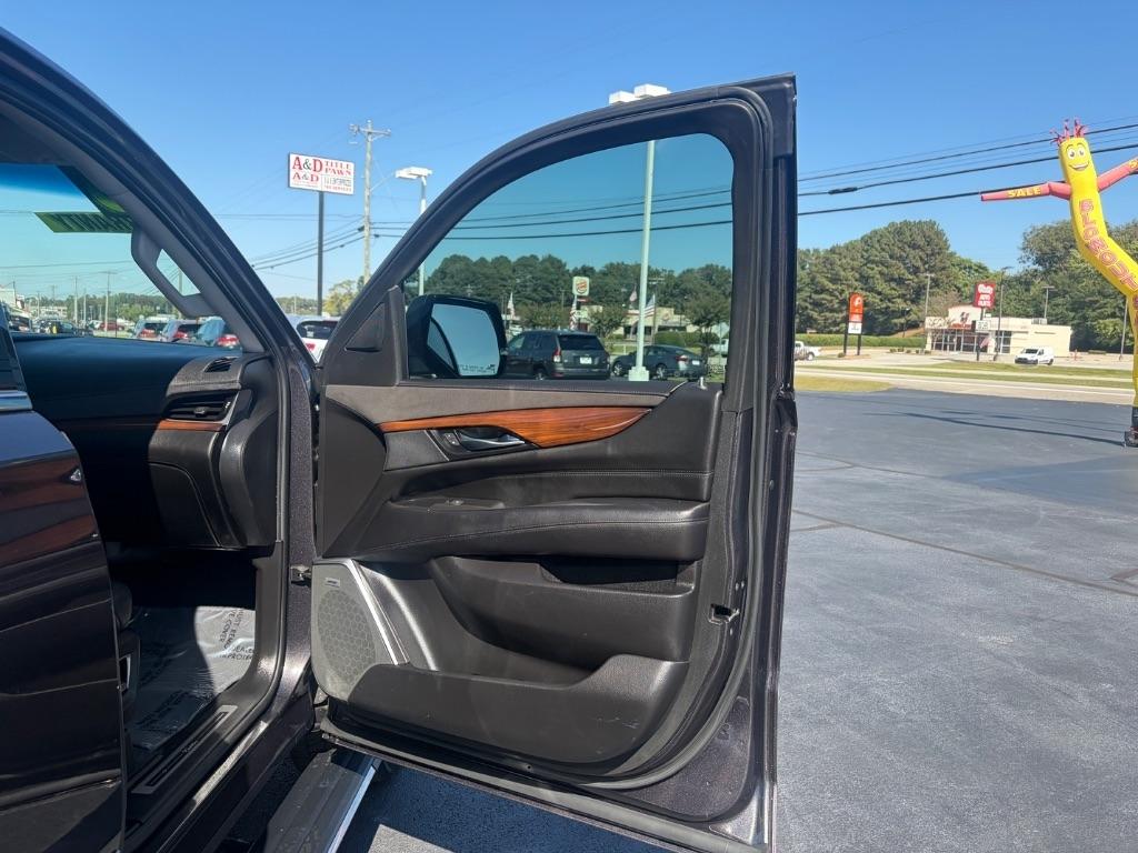 Cadillac Escalade ESV 2WD 4dr Premium Luxury 2018