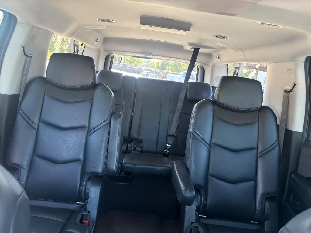 Cadillac Escalade ESV 2WD 4dr Premium Luxury 2018
