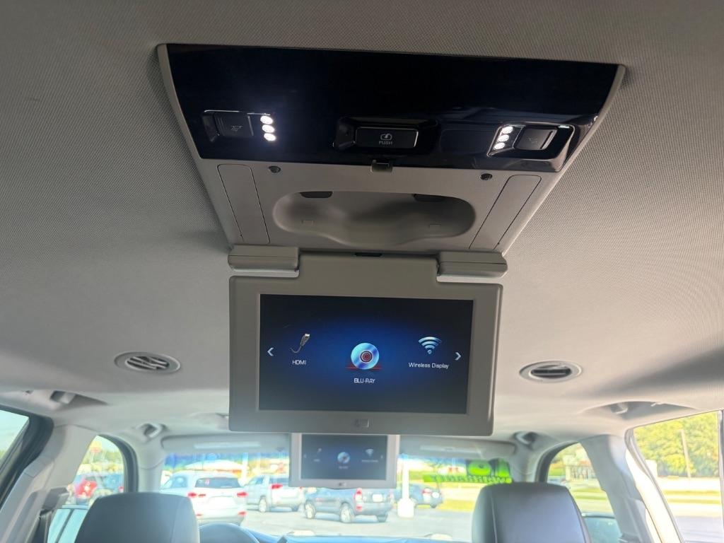 Cadillac Escalade ESV 2WD 4dr Premium Luxury 2018