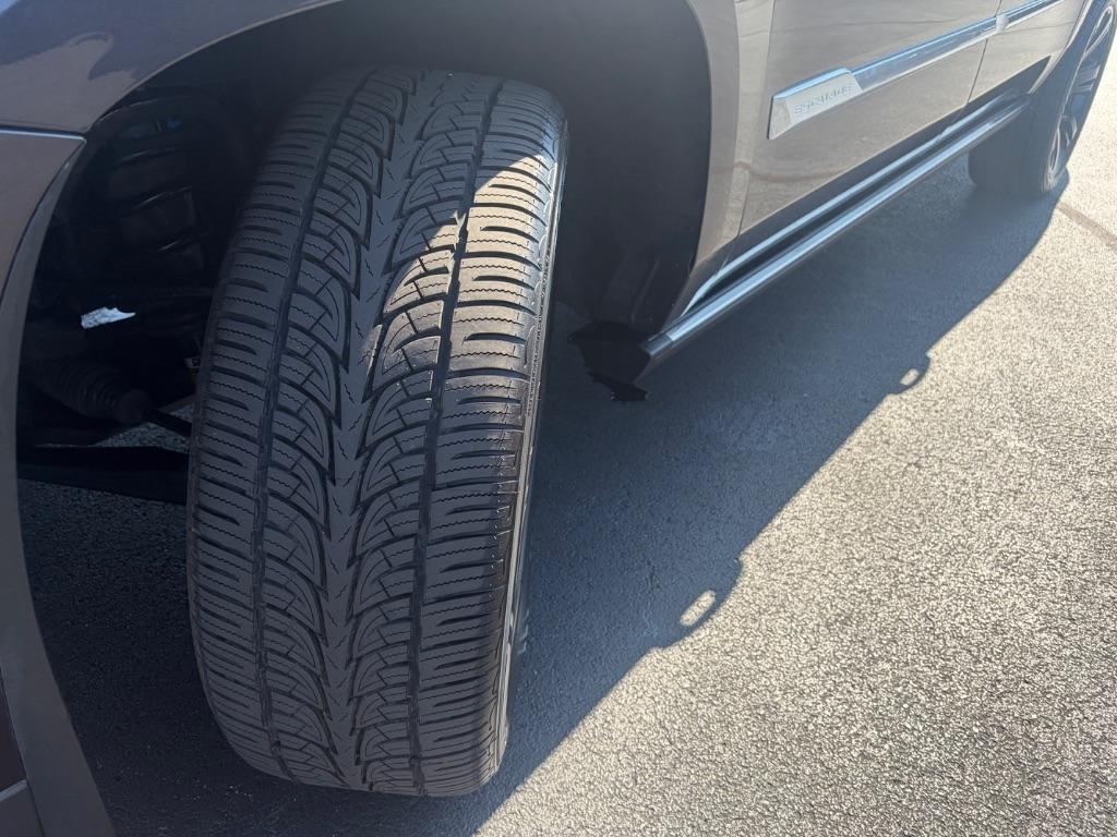 Cadillac Escalade ESV 2WD 4dr Premium Luxury 2018