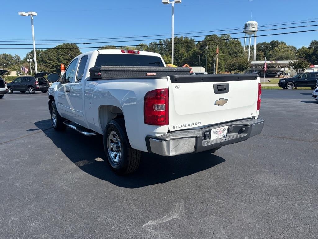 Chevrolet Silverado 1500 2WD Ext Cab 143.5" LS 2009