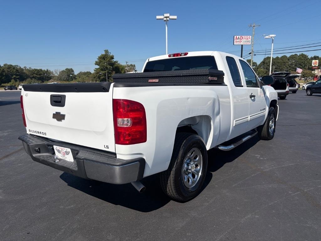 Chevrolet Silverado 1500 2WD Ext Cab 143.5" LS 2009