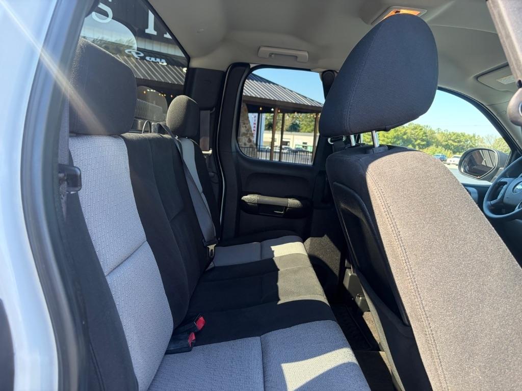 Chevrolet Silverado 1500 2WD Ext Cab 143.5" LS 2009