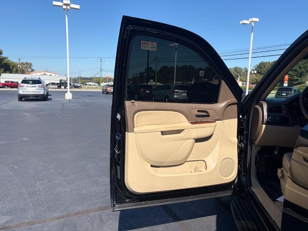 Chevrolet Tahoe 2WD 4dr 1500 LT 2011
