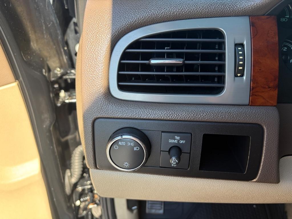 Chevrolet Tahoe 2WD 4dr 1500 LT 2011
