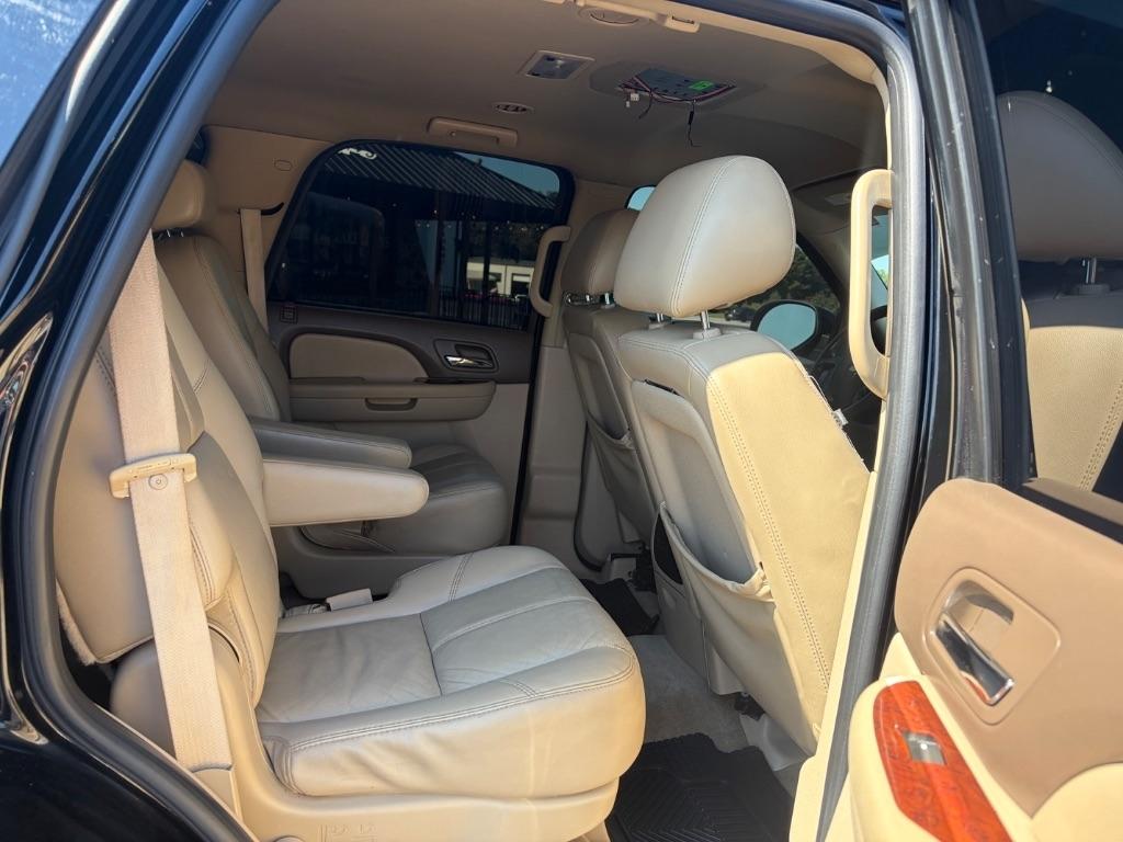 Chevrolet Tahoe 2WD 4dr 1500 LT 2011