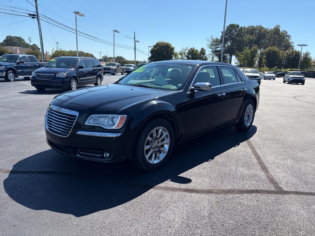 Chrysler 300 4dr Sdn V6 Limited RWD 2012