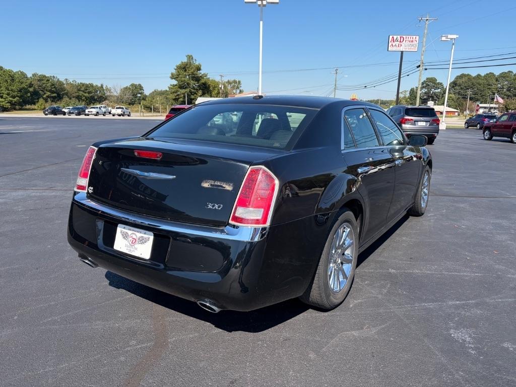 Chrysler 300 4dr Sdn V6 Limited RWD 2012
