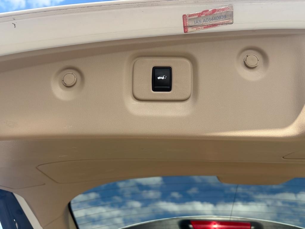 Nissan Pathfinder 2WD 4dr SL 2015