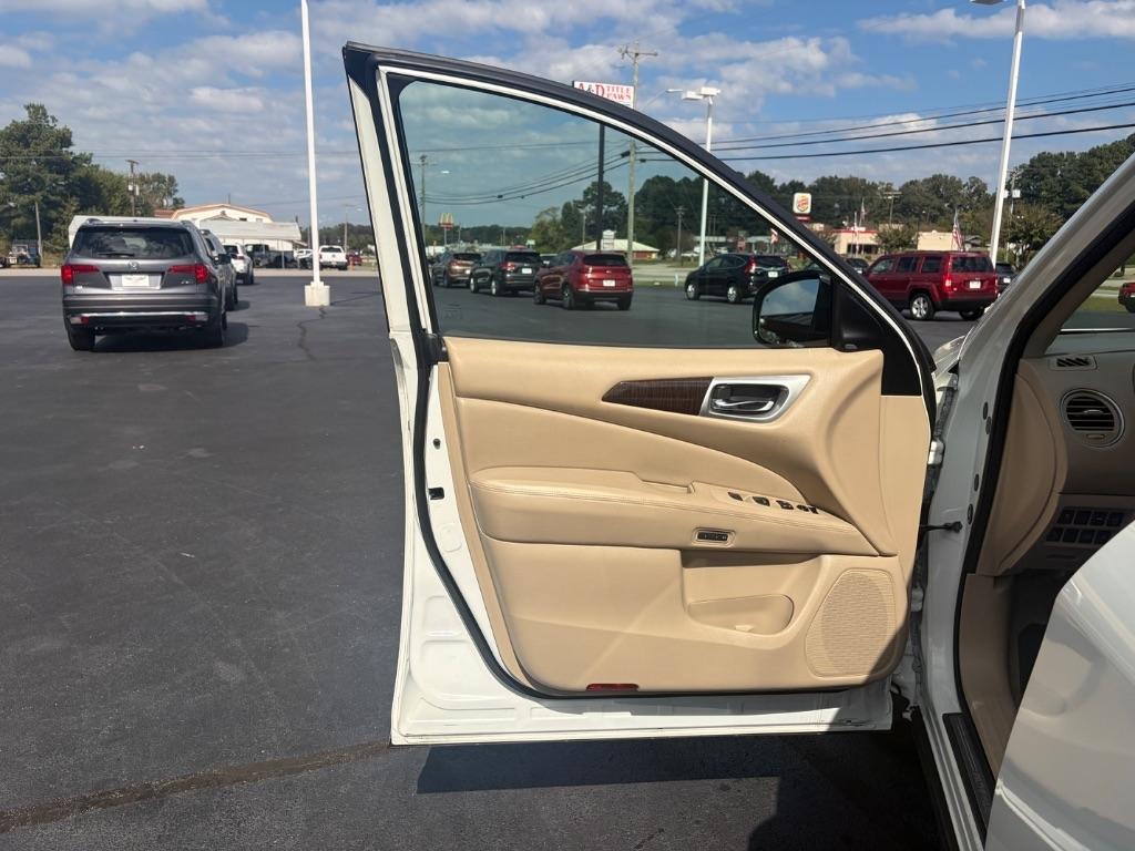 Nissan Pathfinder 2WD 4dr SL 2015