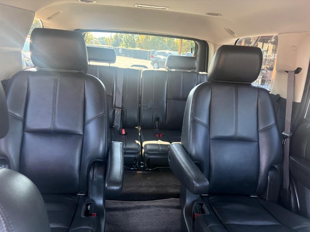 Chevrolet Tahoe 2WD 4dr 1500 LT 2013