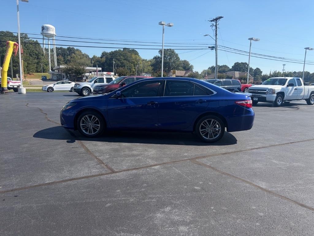 Toyota Camry 4dr Sdn I4 Auto SE w/Special Edition Pkg (Natl) 2016