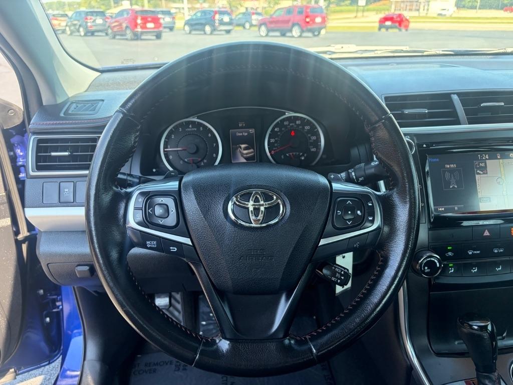 Toyota Camry 4dr Sdn I4 Auto SE w/Special Edition Pkg (Natl) 2016