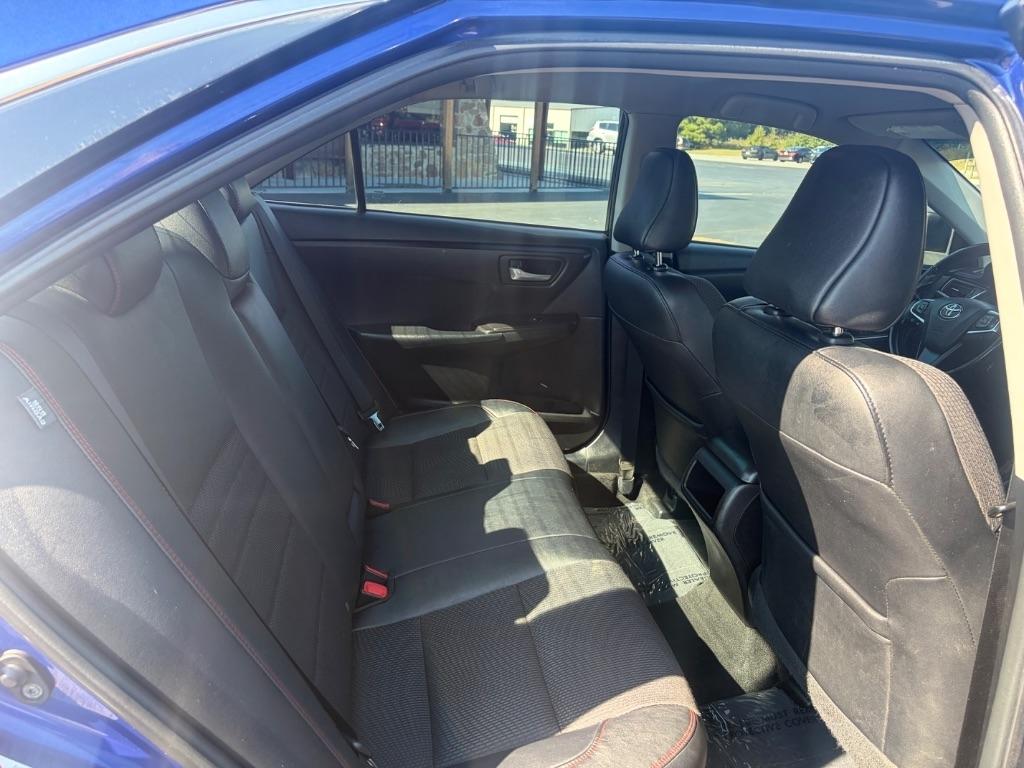 Toyota Camry 4dr Sdn I4 Auto SE w/Special Edition Pkg (Natl) 2016