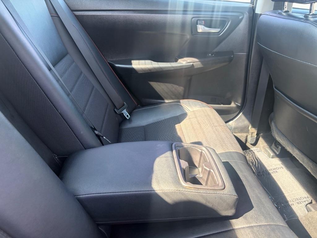 Toyota Camry 4dr Sdn I4 Auto SE w/Special Edition Pkg (Natl) 2016