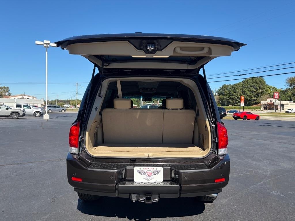 Nissan Armada 2WD 4dr Platinum 2011