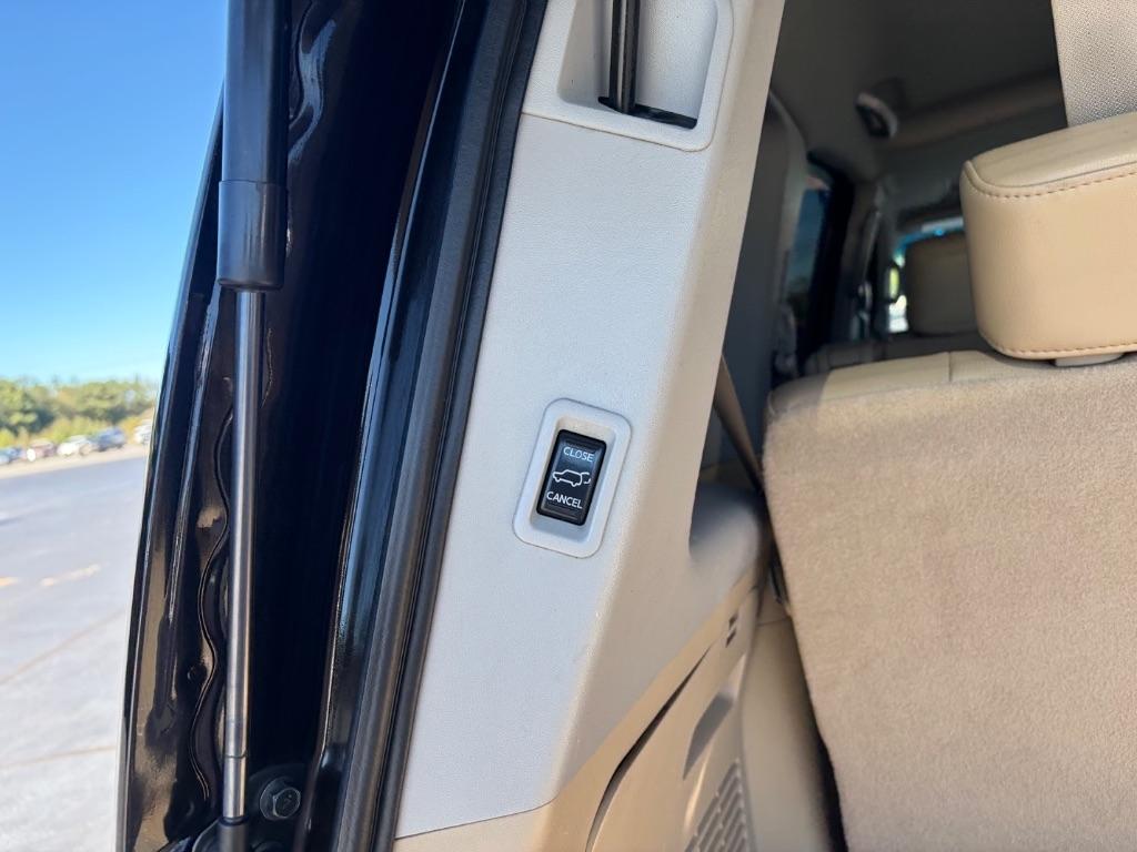 Nissan Armada 2WD 4dr Platinum 2011