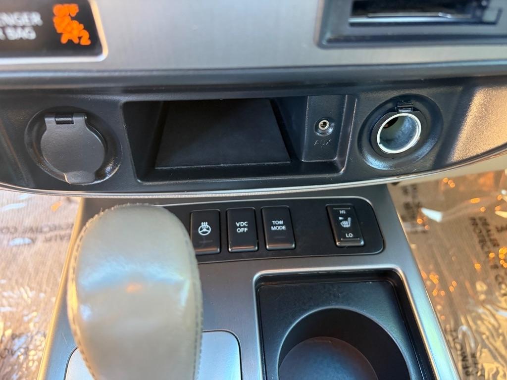Nissan Armada 2WD 4dr Platinum 2011