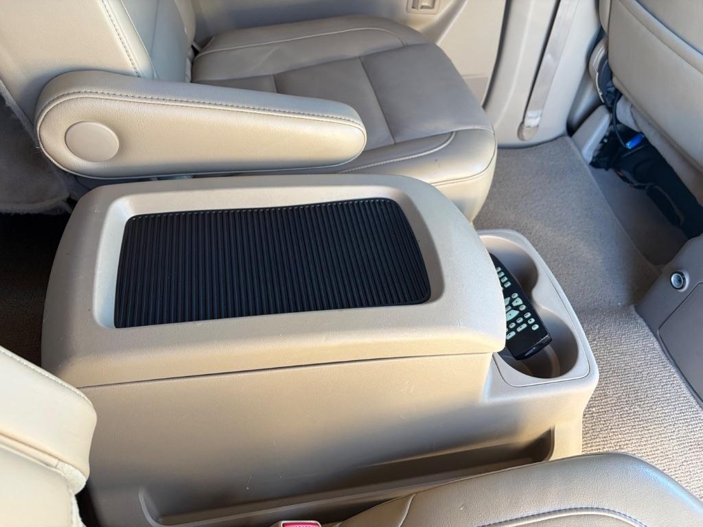 Nissan Armada 2WD 4dr Platinum 2011