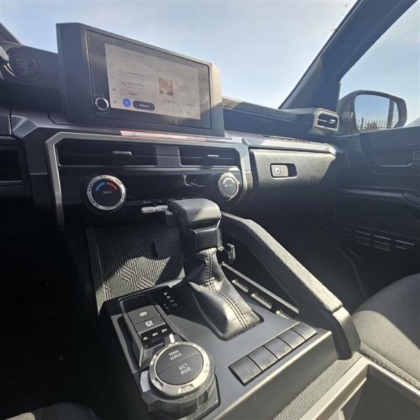 2024 Toyota Tacoma SR5's photo