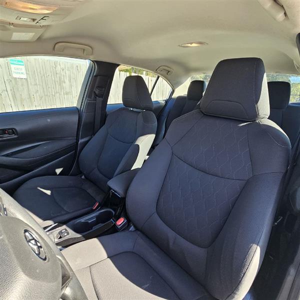 2022 Toyota Corolla LE's photo