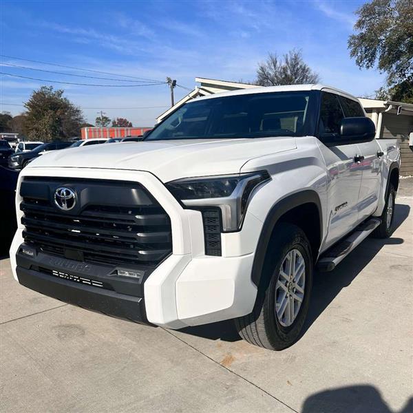 2024 Toyota Tundra SR's photo