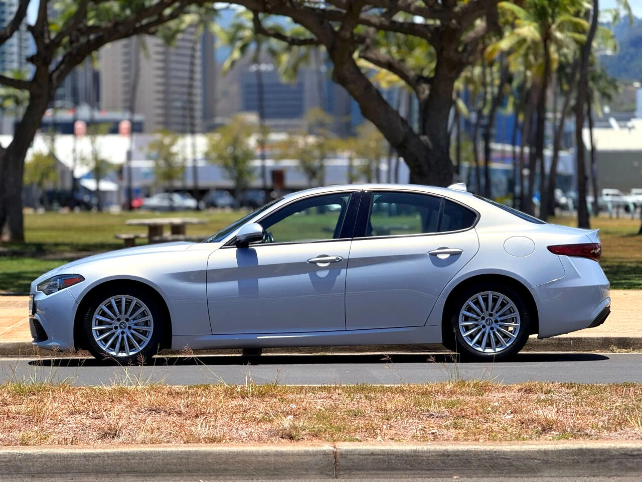 2022 Alfa Romeo Giulia SPRINT photo 2