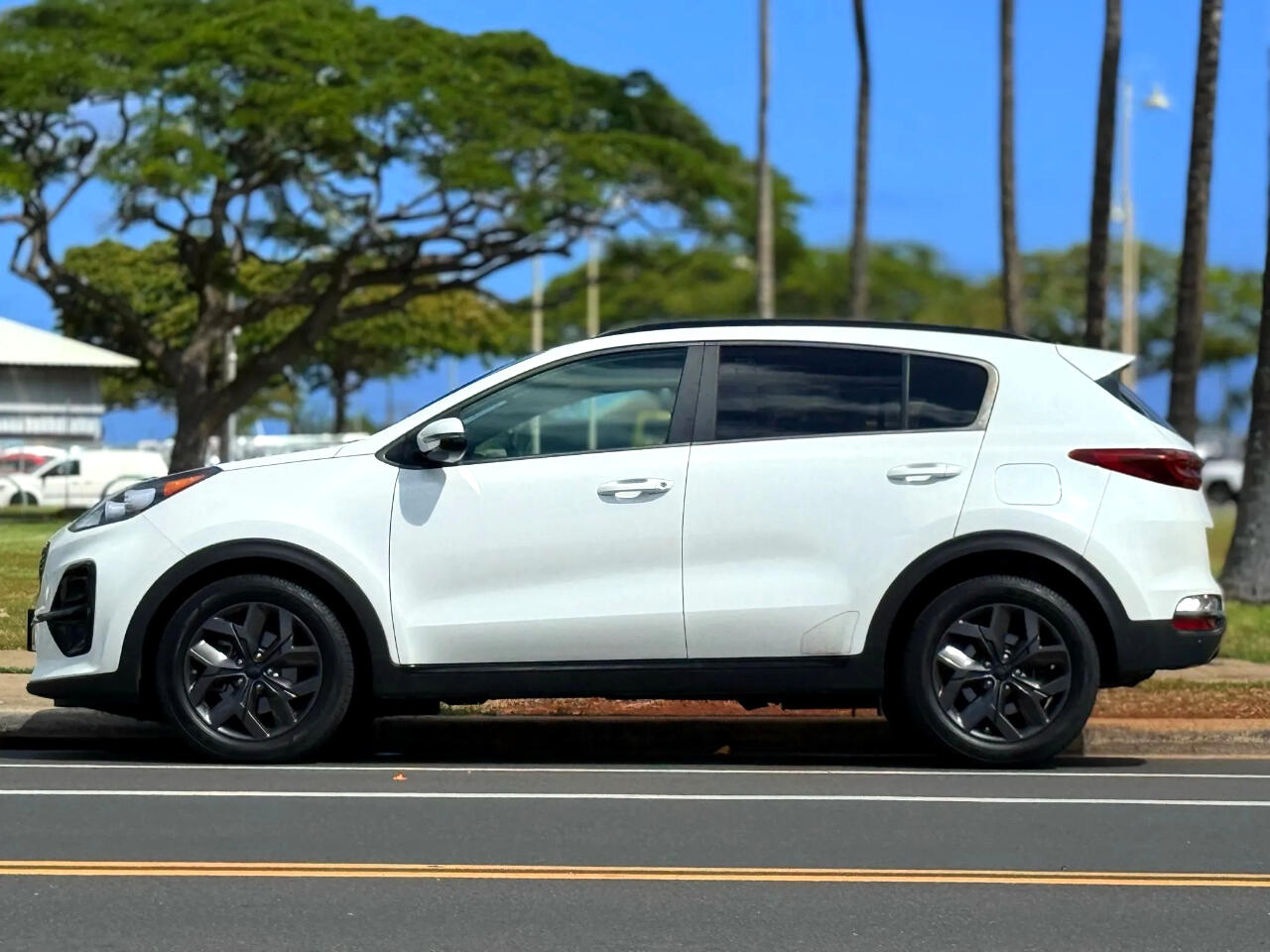 2022 Kia Sportage Nightfall Edition photo 2