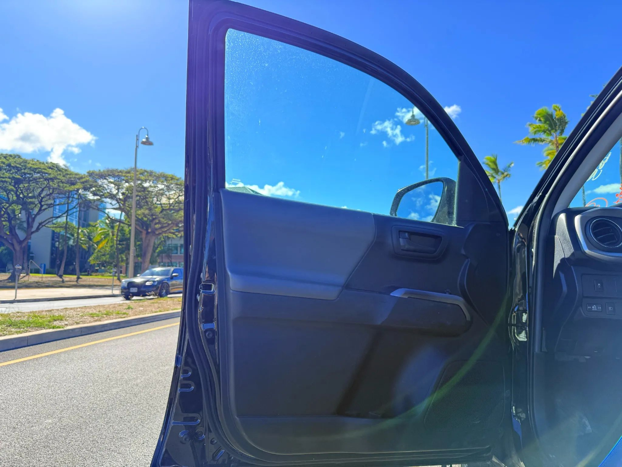 Toyota Tacoma 2WD TRD Off Road Double Cab 5' Bed V6 AT (Natl) 2022