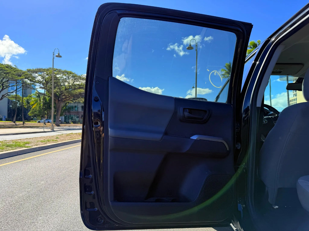 Toyota Tacoma 2WD TRD Off Road Double Cab 5' Bed V6 AT (Natl) 2022