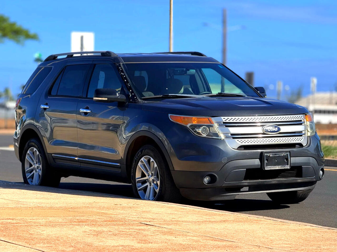 2015 Ford Explorer XLT photo 6