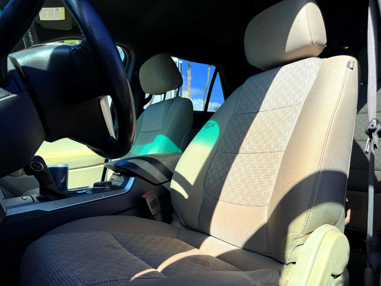 2015 Ford Explorer XLT photo 8