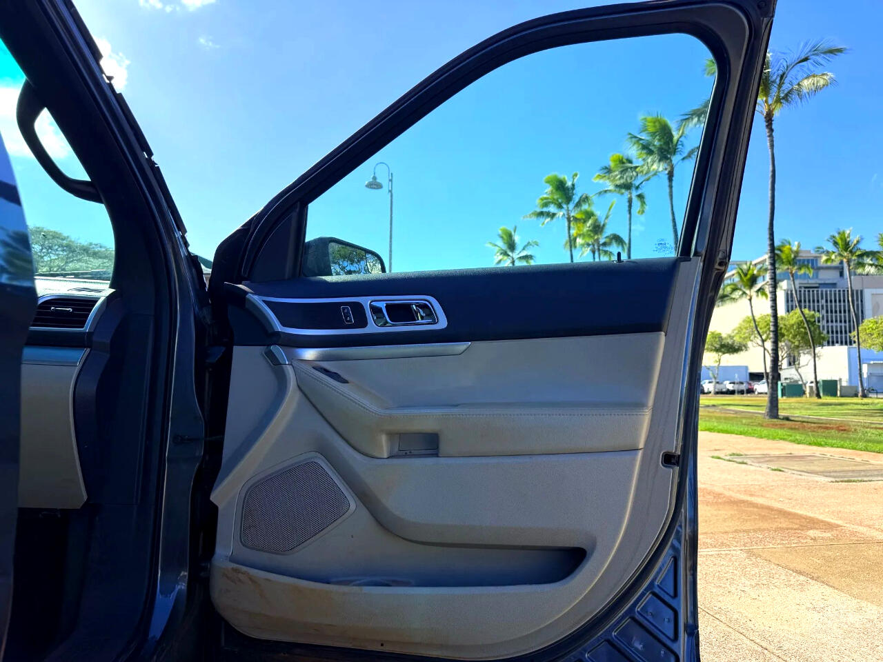 2015 Ford Explorer XLT photo 16